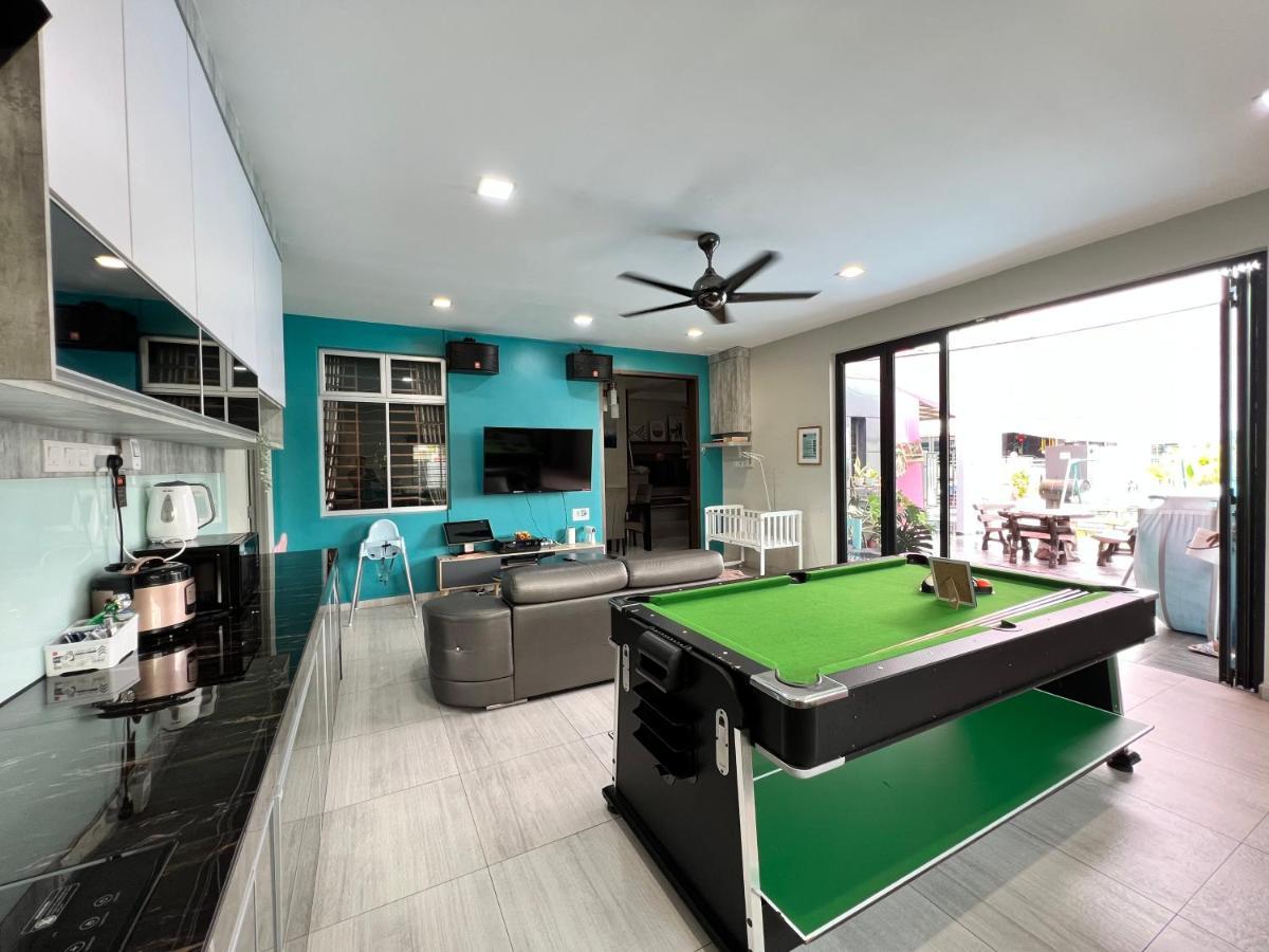 The Hiijo Haus Private Pool & Garden Villa Johor Bahru Exterior photo